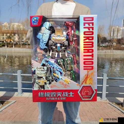 变形金刚毁灭武器解析：这些逆天装备究竟藏着多少暴击秘诀？
